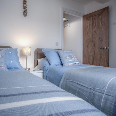 Ramsey Apartment - 2 Bedroom Apartment - Tenby Exterior photo