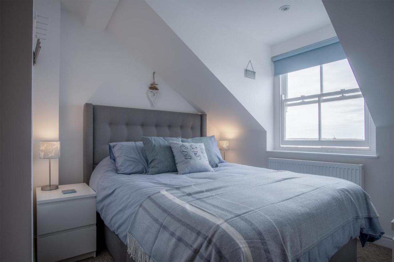 Ramsey Apartment - 2 Bedroom Apartment - Tenby Exterior photo