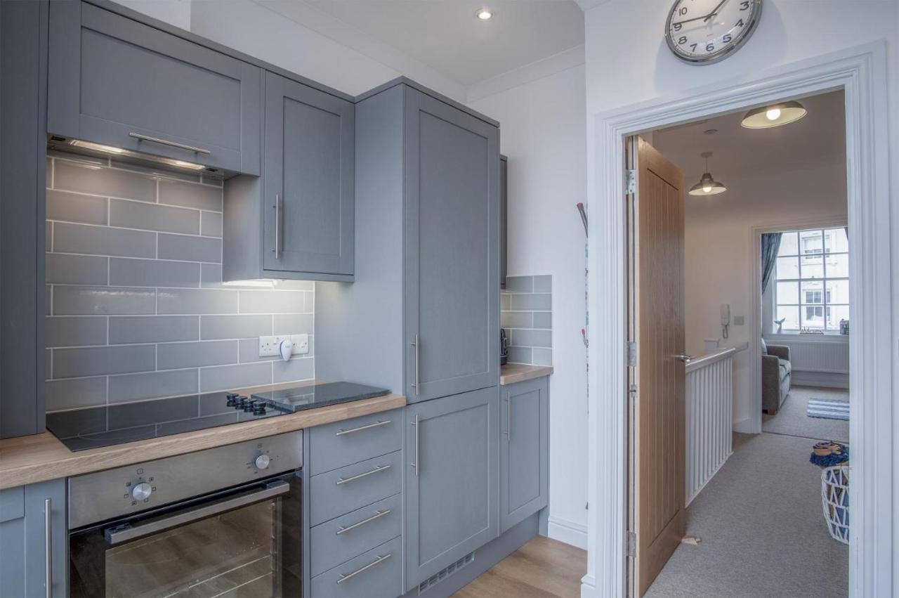 Ramsey Apartment - 2 Bedroom Apartment - Tenby Exterior photo