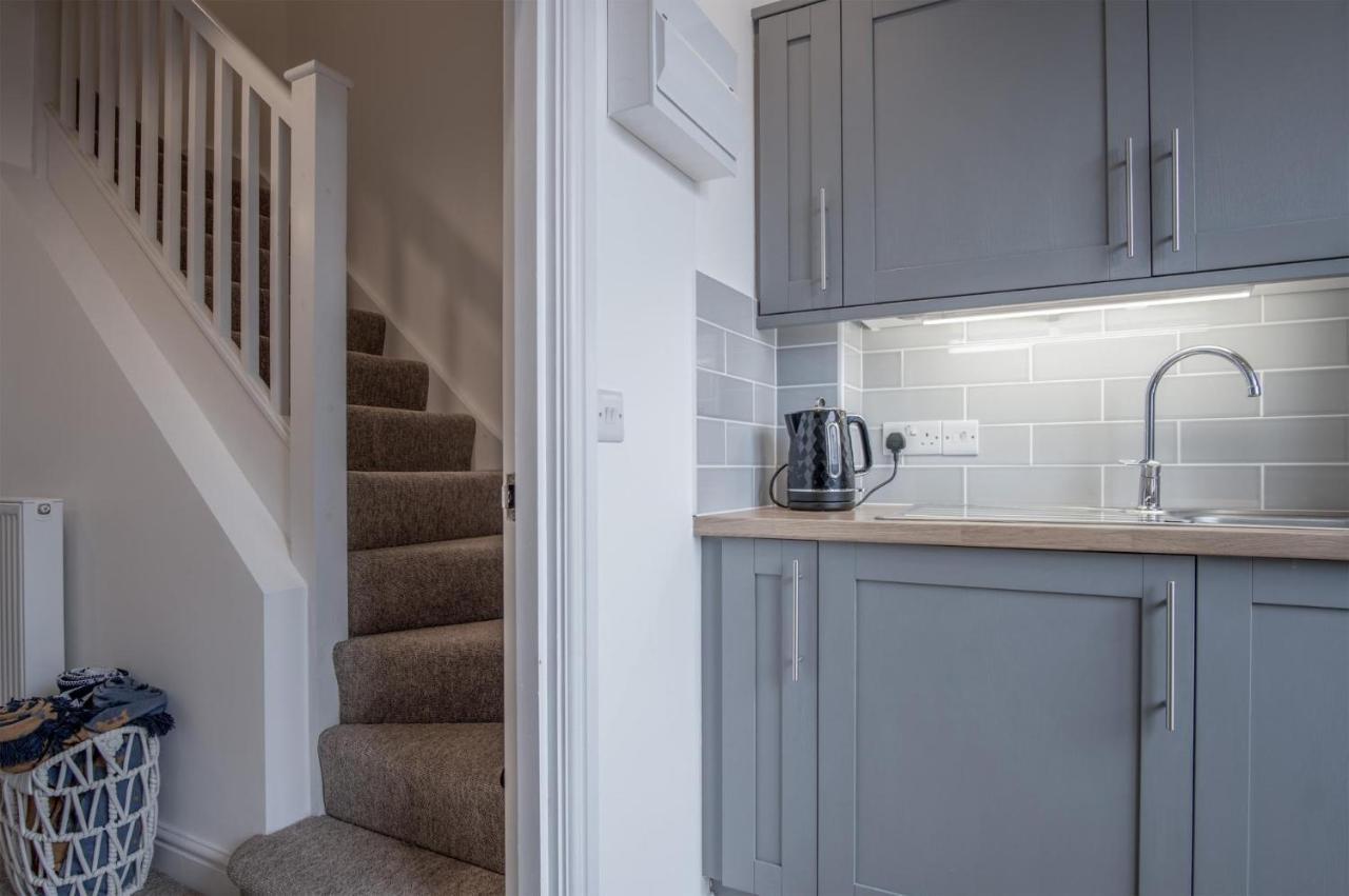 Ramsey Apartment - 2 Bedroom Apartment - Tenby Exterior photo
